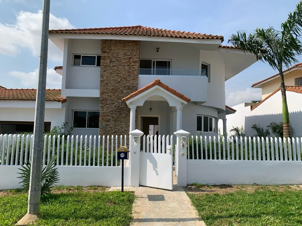 VILLA DUPLEX DE 6 PIÈCES JAMAIS HABITÉE AVEC PISCINE