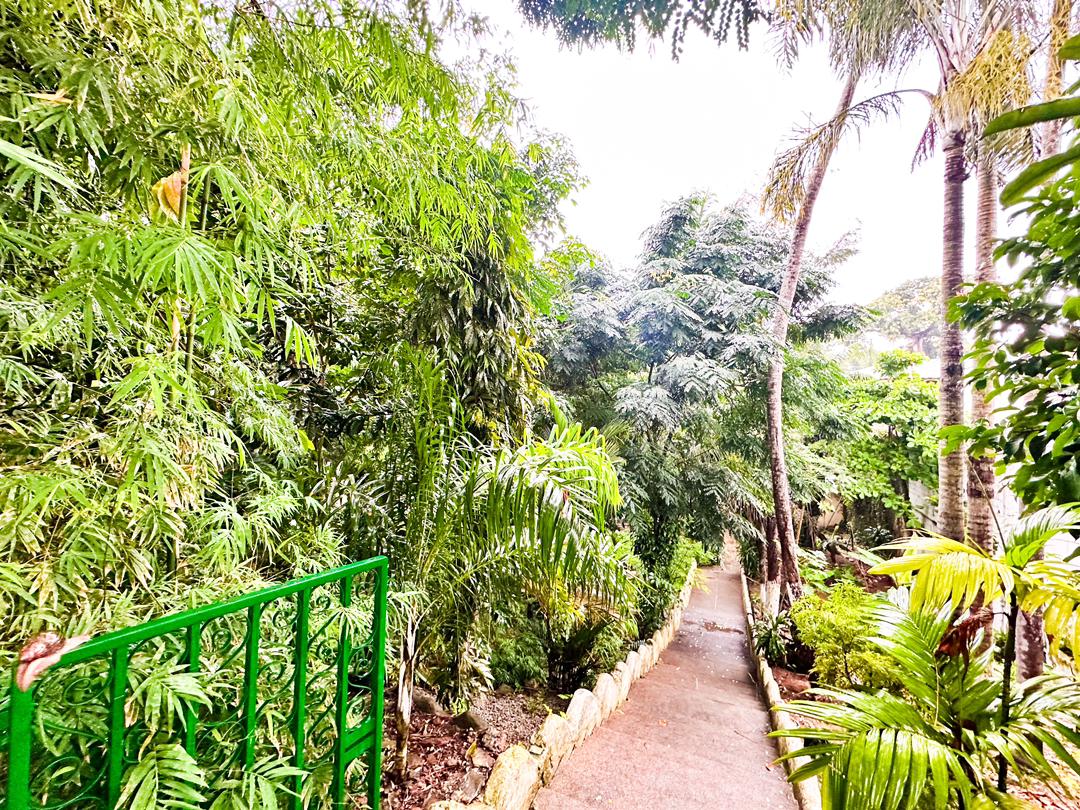 À LOUER - VILLA BASSE DE 5 PIÈCES AVEC GRAND JARDIN